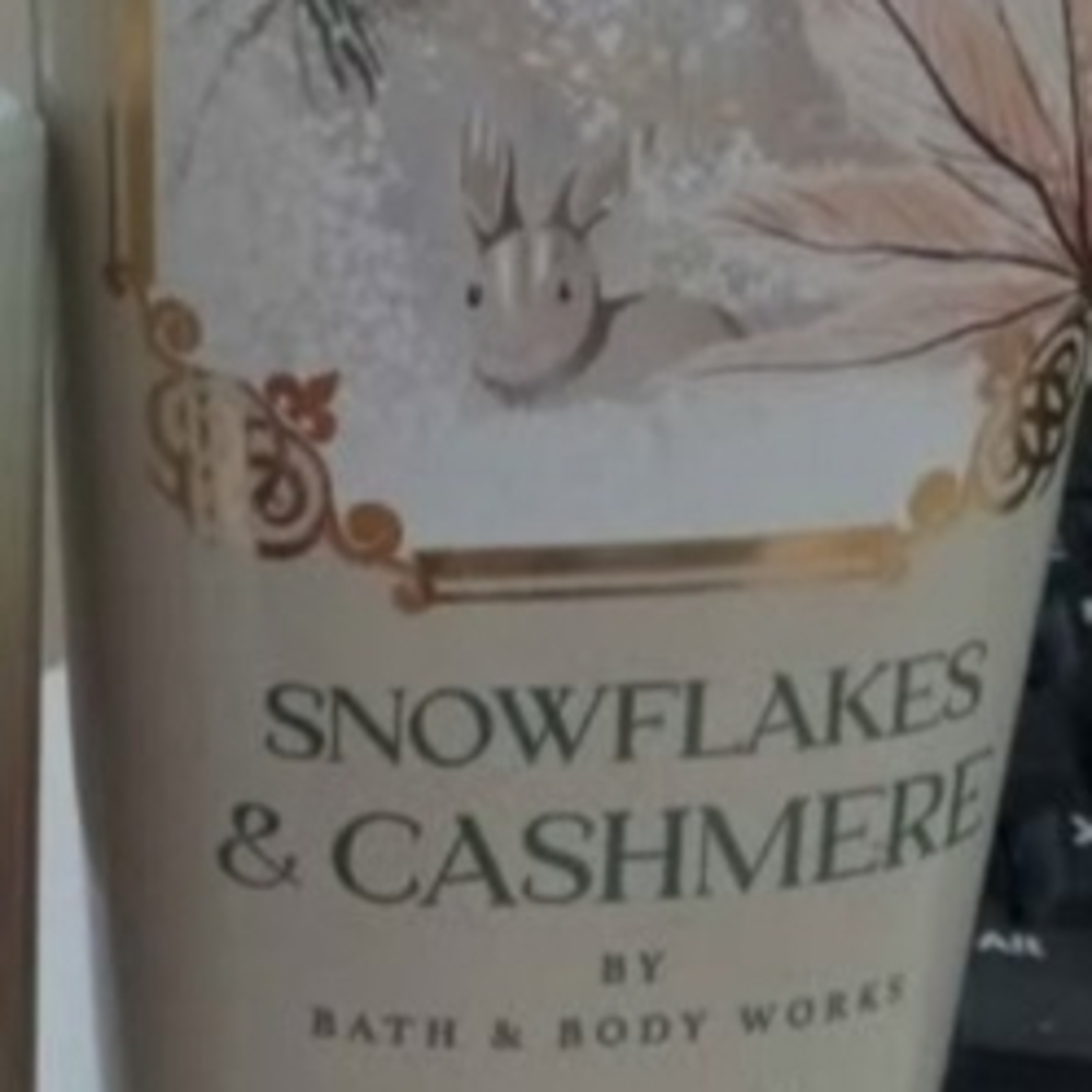 Bath & Body Works Snowflakes & Cashmere Body Lotion